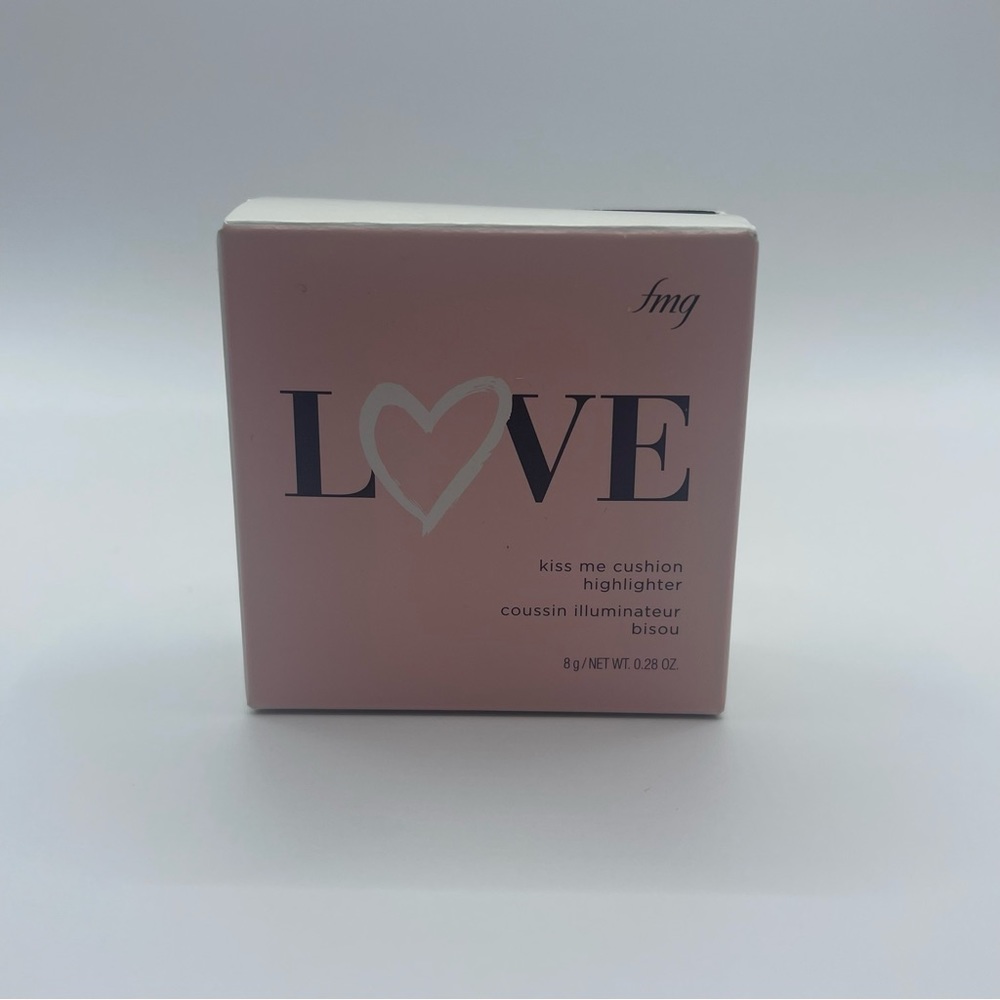 Avon Fmg LOVE kiss me cushion highlighter